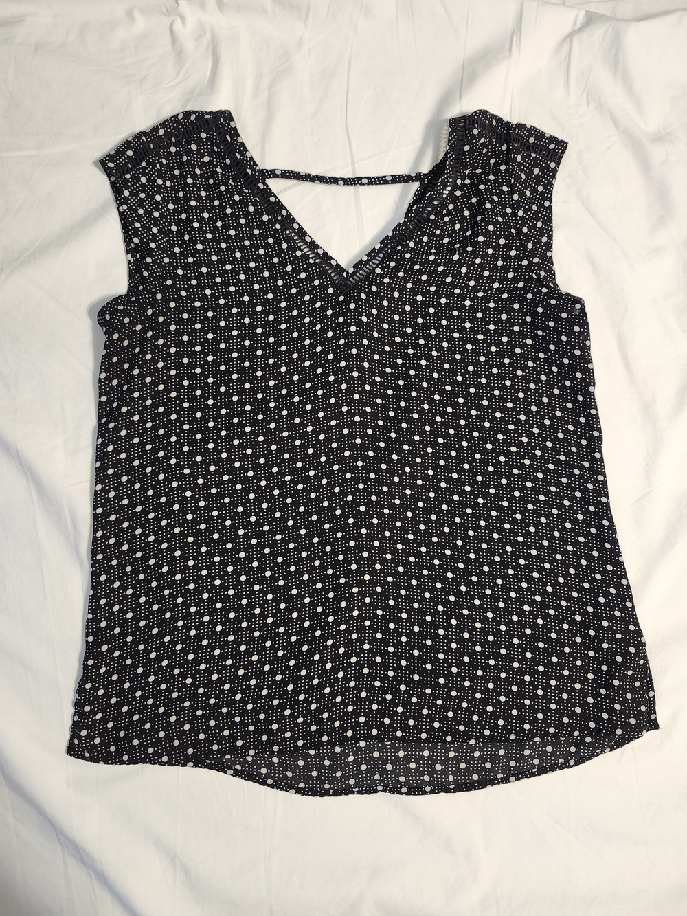 Women’s Black Polka Dot V-Neck Sleeveless Top